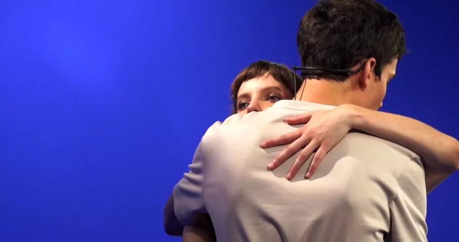 Les chanteurs Vickie Chérie et Léo Bear forment The Pirouettes.