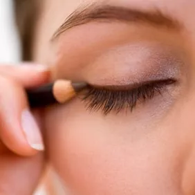 Les secrets du maquillage des yeux Conseils et techniques pour maquiller ses yeux