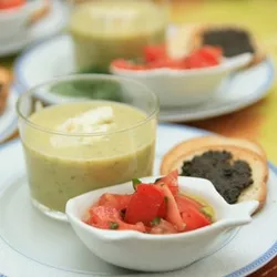 Gaspacho de courgettes avec Philadelphia®