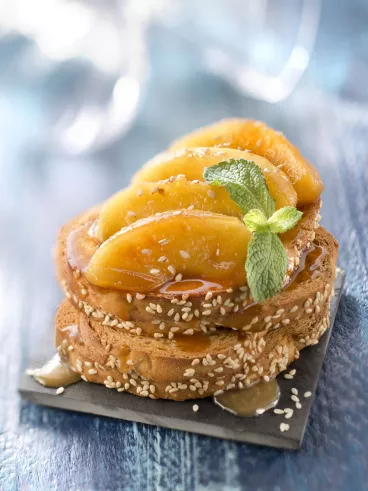 Tartine aux pommes caramélisées avec Pelletier®