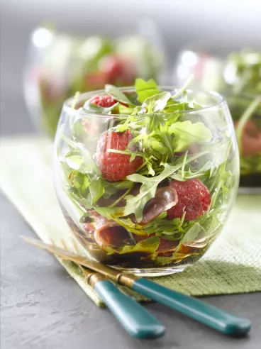 Verrine de magret fumé, roquette et framboises au vinaigre balsamique de Modène IGP MAILLE®