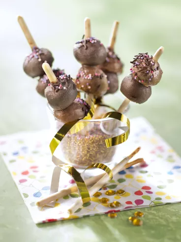 Brochettes de truffes aux trois chocolats avec Mikado®