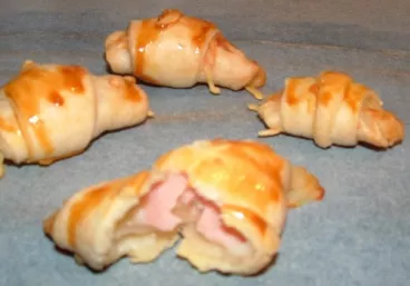 Minis croissants au jambon camembert