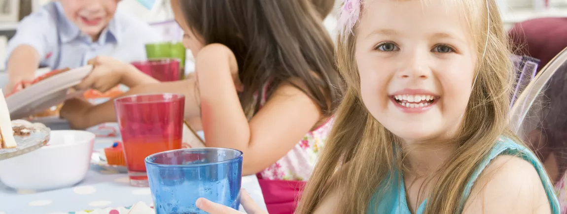 enfant qui prend son gouter