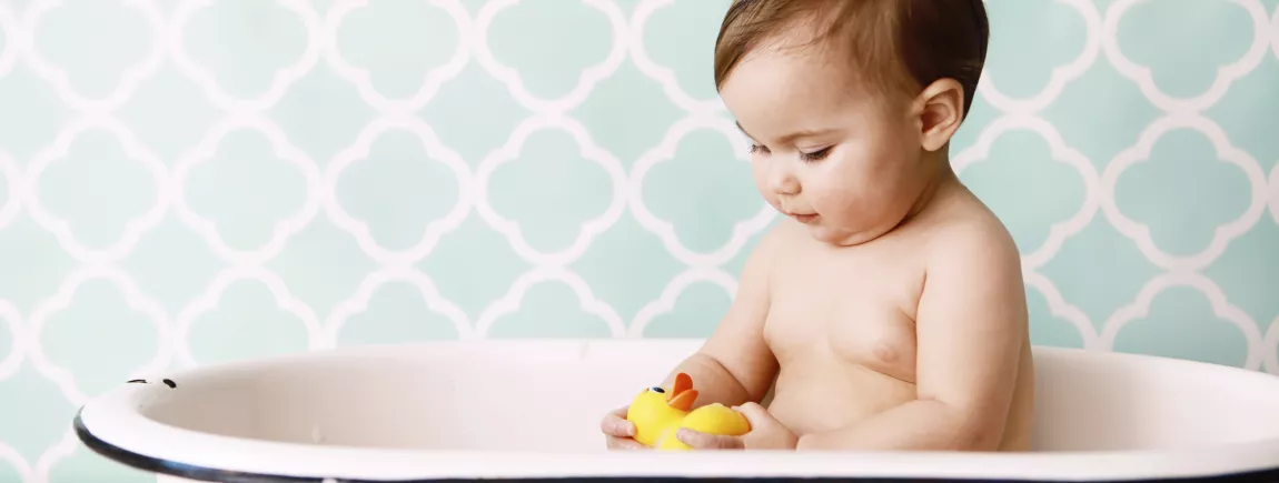 Le bain de bébé